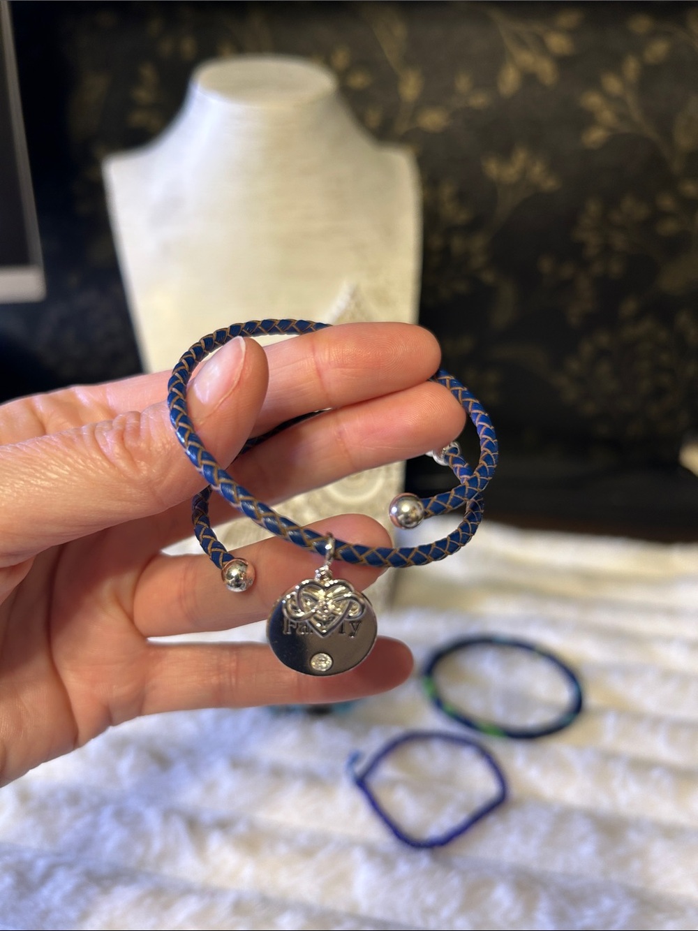 7 pc Blue Jewelry Set - Picture 4 of 6